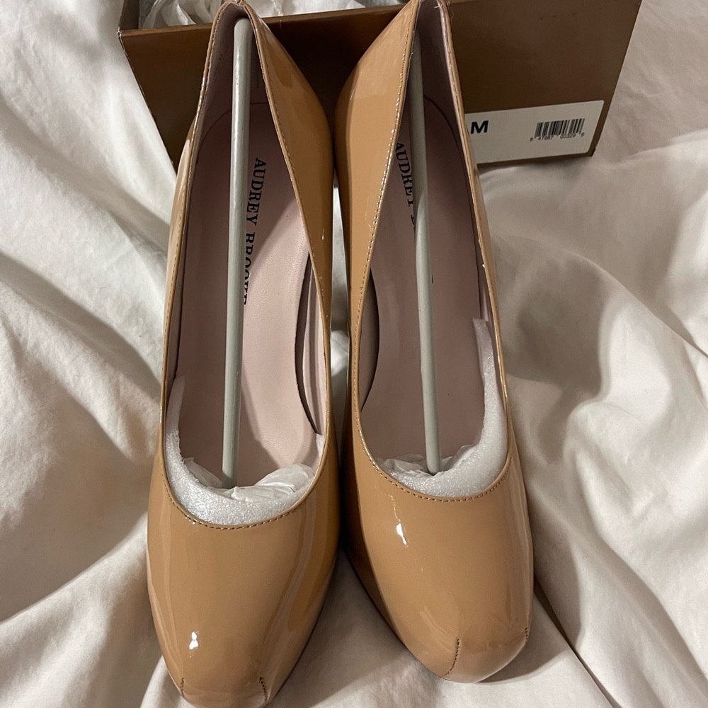 Audrey Brooke Tan Heels Classic Style